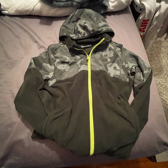 Boys UnderArmour hooded jacket - Picture 1 of 7